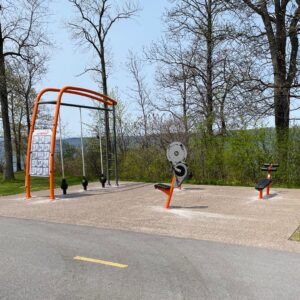 Photo: Fitness equiptment located at Oakledge Park along the Burlington Greeenway